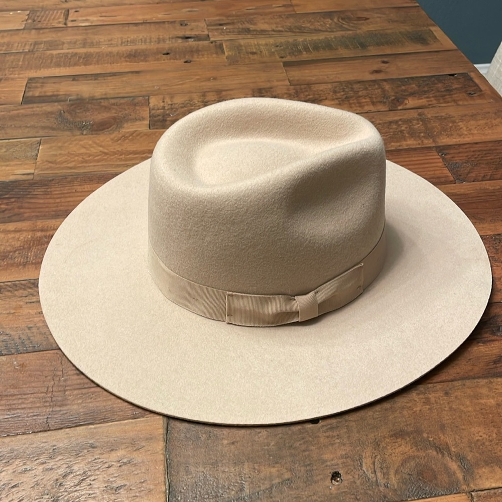 Tan Hat